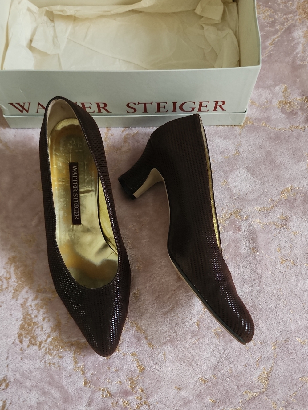 Walter Steiger | Dark Brown Textured Patent Mid-Heel Pumps
